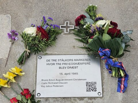 Mindeplade for tre dræbte modstandsfolk